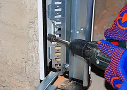 United Garage Door Service Highland Charter Twp, MI 248-413-8100 - installation-side